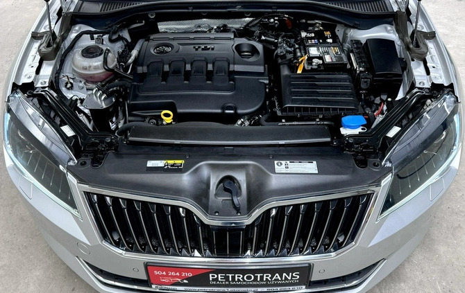 Skoda Superb cena 59900 przebieg: 230000, rok produkcji 2019 z Gliwice małe 742